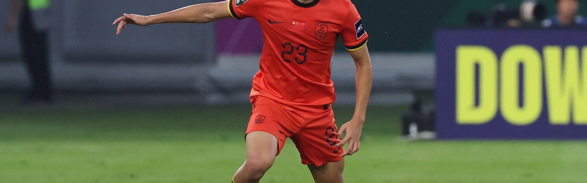 九游手机版-东体：杨希已经投入海港训练；中后卫引援近期有明确说法