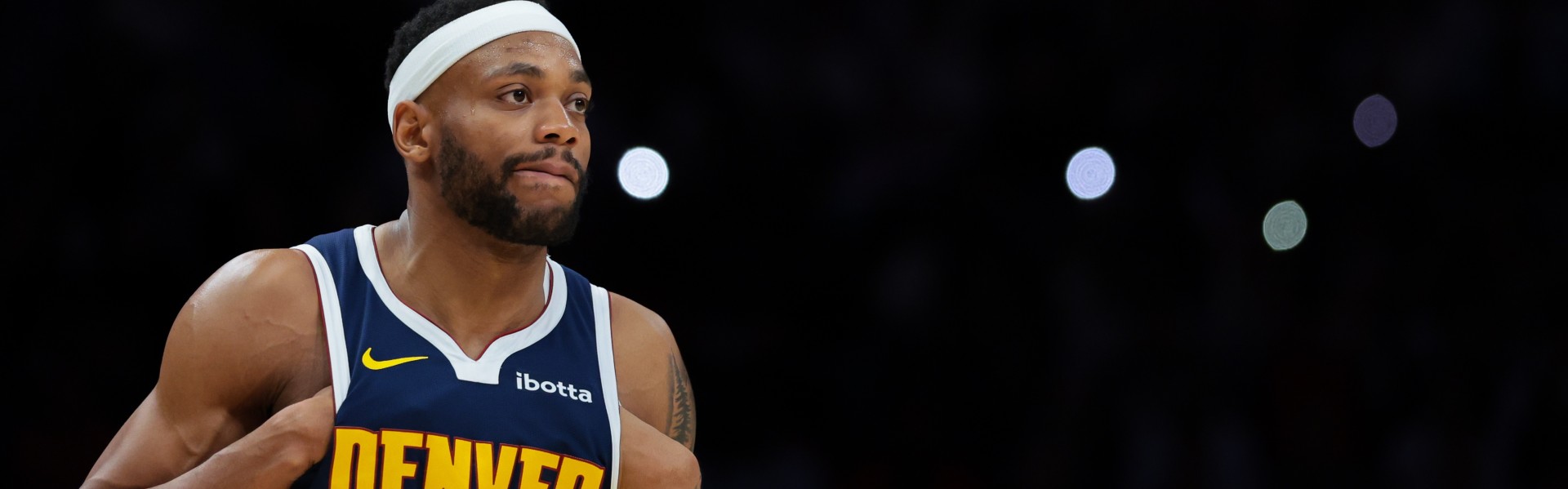 九游app官方下载-正负值-20最低！布鲁斯·布朗替补26分钟11中6拿到15分