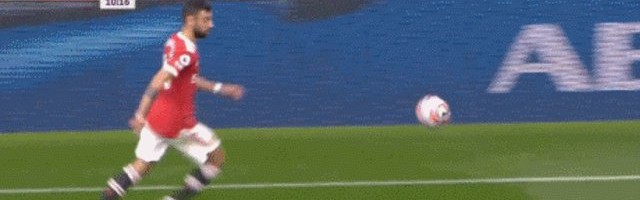 jiuyou.com-【英超】卢克·肖伤退B费失绝平点球 曼联0比1维拉